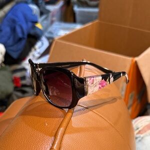 Marilyn Monroe Black Sunglasses with Pink Floral Temples